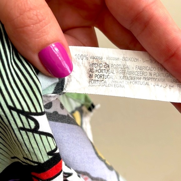 Zara comic print button shirt. Size: Large - Picture 6 of 6